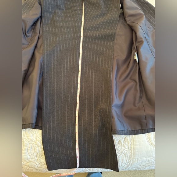 16P LeSuit Charcoal Gray Double Breasted pinstriped pantsuit - Picture 9 of 11